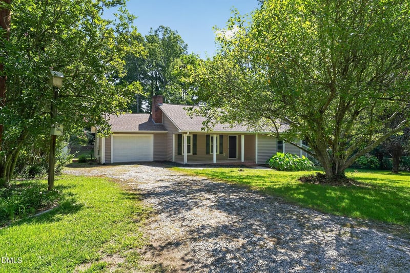 3109 Parkwood Dr, Sanford, NC 27332