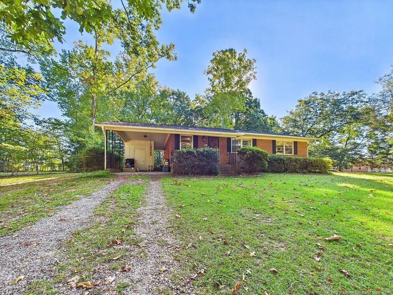 3117 Kendale Dr, Sanford, NC 27330