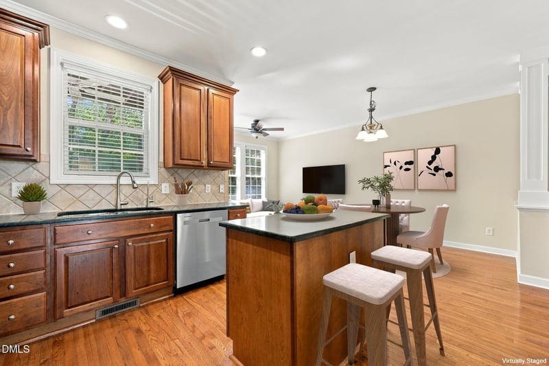 3122 Hudson Hill Ln, Raleigh, NC 27612