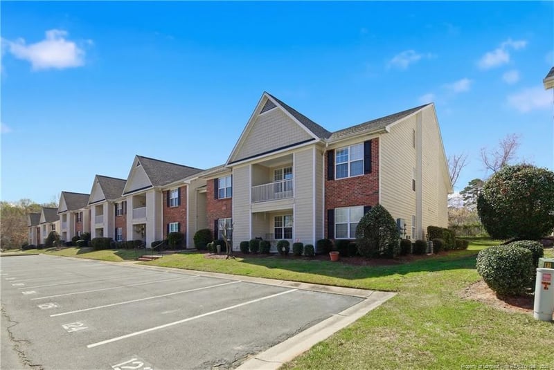 3129 Wisteria Ln #201, Fayetteville, NC 28314