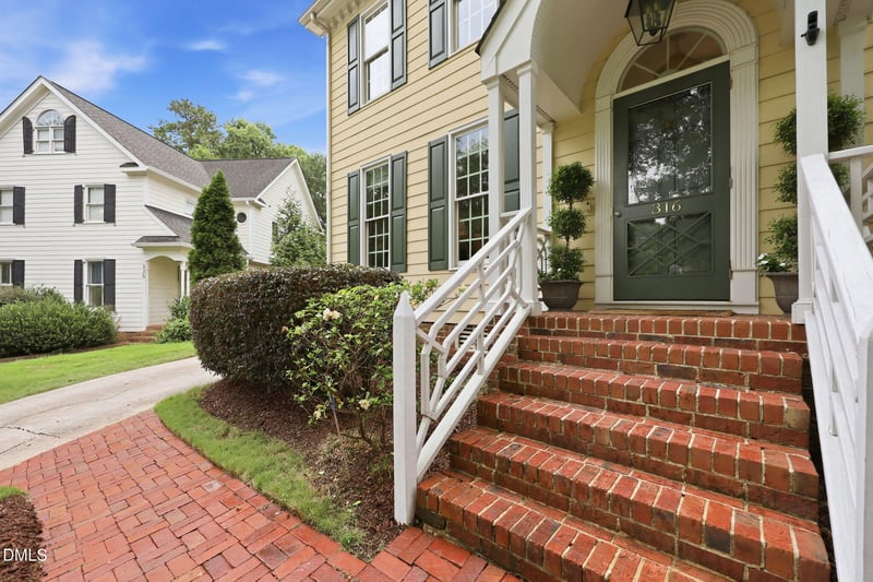316 Shaftsberry Ct, Raleigh, NC 27609