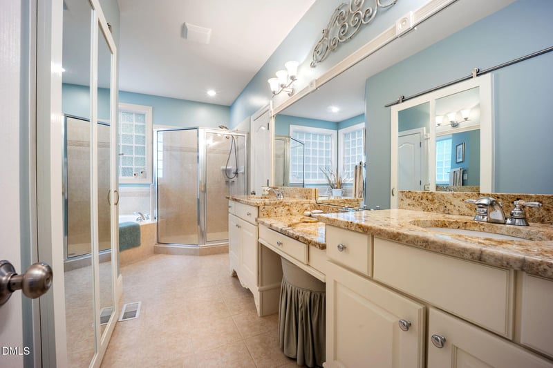 317 Sunset Grove Dr, Holly Springs, NC 27540