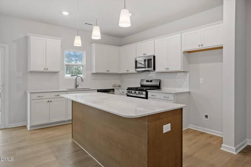 32 Plantation Dr, Youngsville, NC 27596