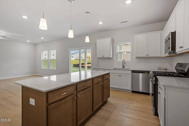 32 Plantation Dr, Youngsville, NC 27596