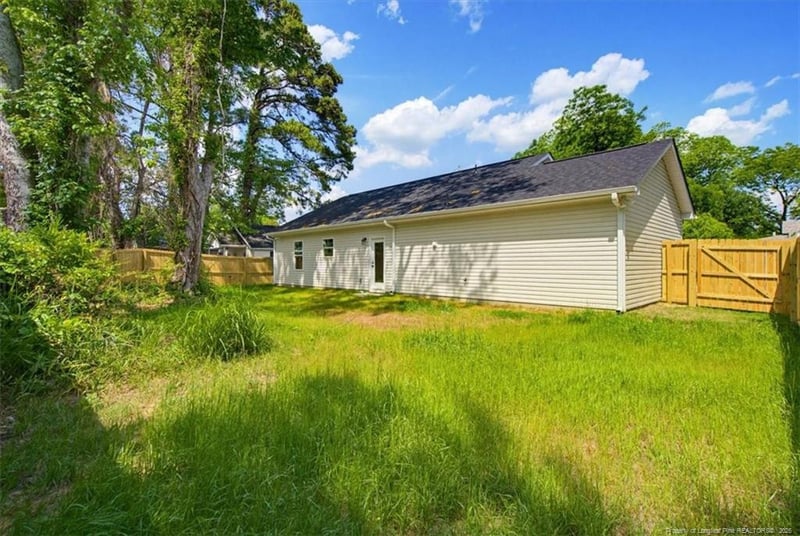 320 Currie St, Fayetteville, NC 28301