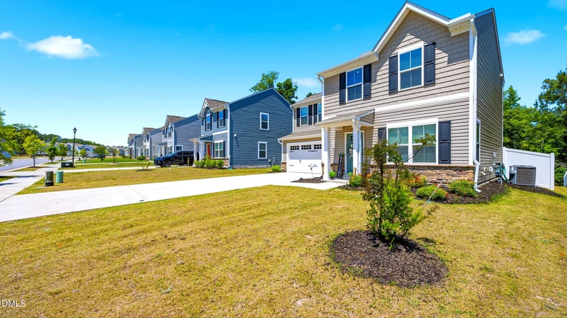 320 Golden Plum Ln, Zebulon, NC 27597