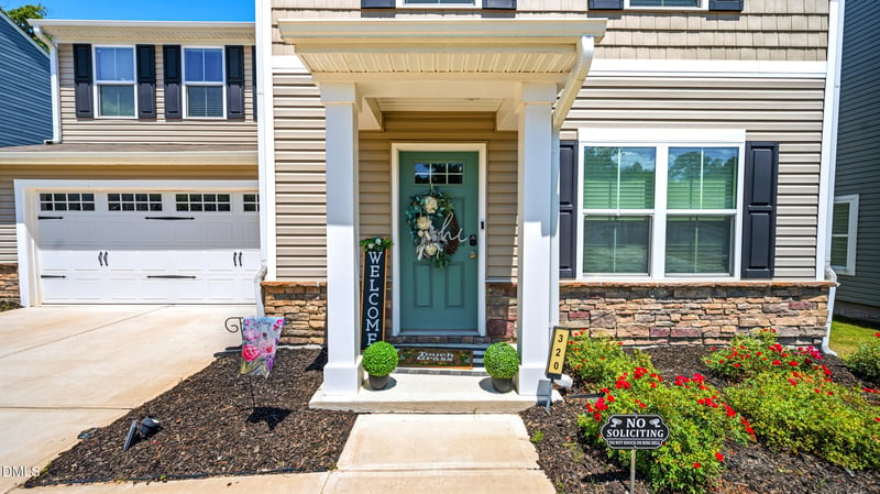 320 Golden Plum Ln, Zebulon, NC 27597