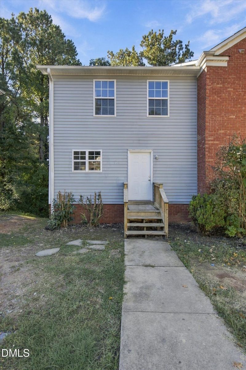 320 Kilarney Dr, Durham, NC 27703