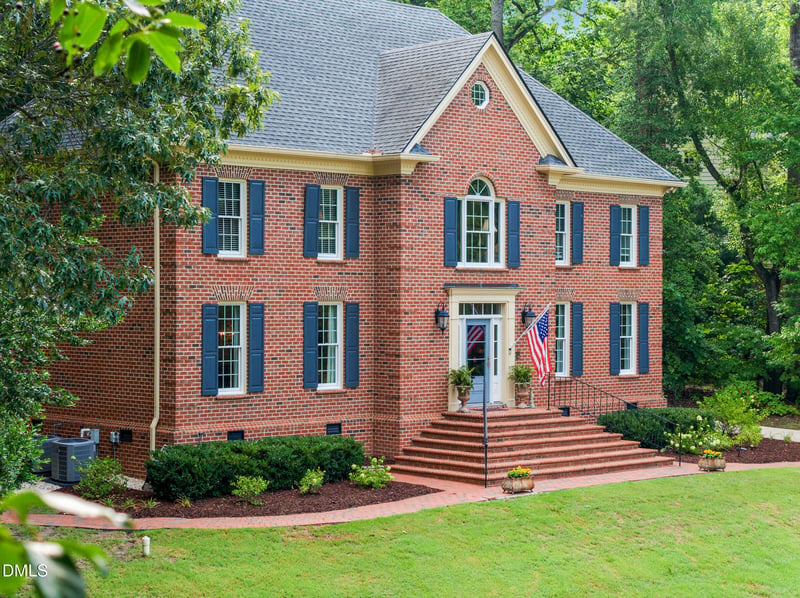 320 Lochside Dr, Cary, NC 27518