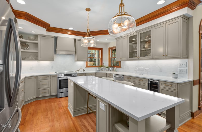 320 Lochside Dr, Cary, NC 27518