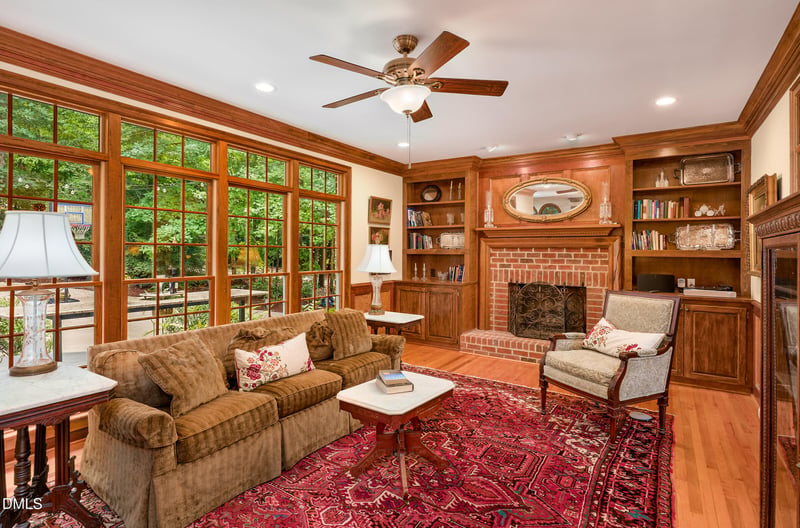 320 Lochside Dr, Cary, NC 27518