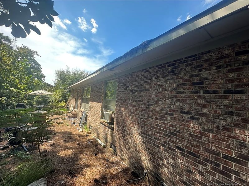 3201 Old Oak Ln, Hope Mills, NC 28348