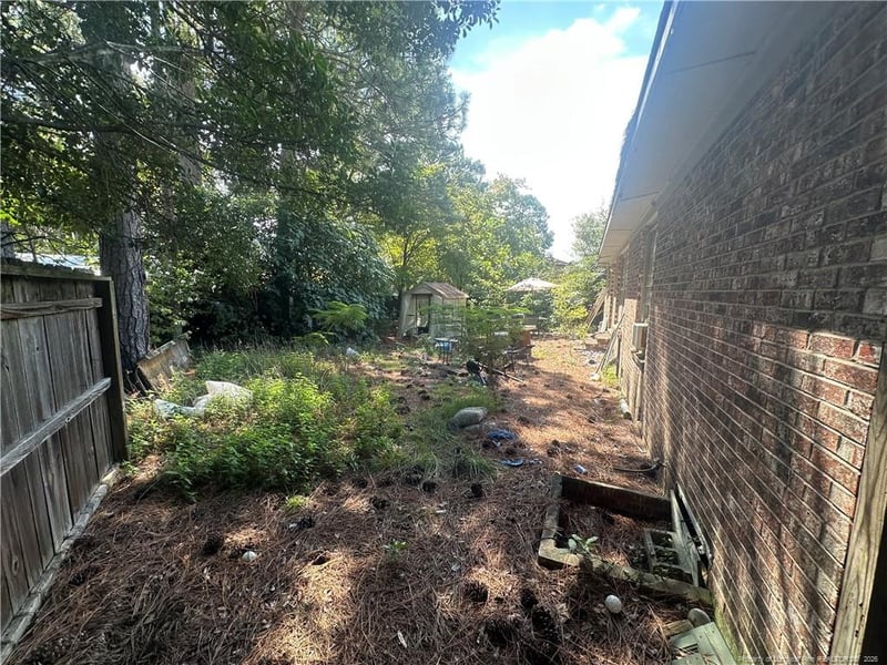 3201 Old Oak Ln, Hope Mills, NC 28348