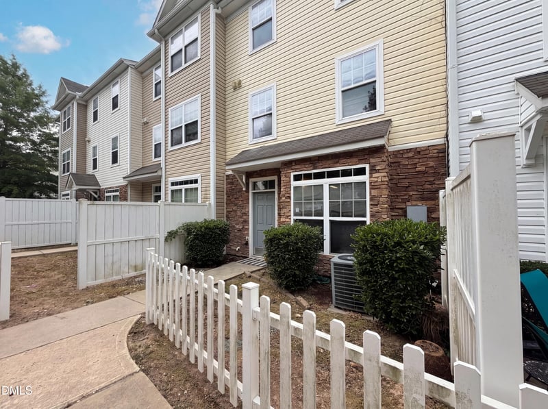 321 Gilman Ln #109, Raleigh, NC 27610