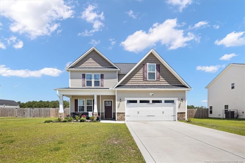 321 Glee St, Hope Mills, NC 28348