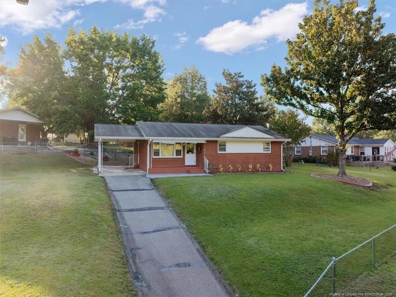 321 Lansdowne Rd, Fayetteville, NC 28314