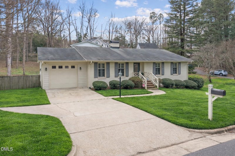 3213 Cobblestone Ct, Raleigh, NC 27607