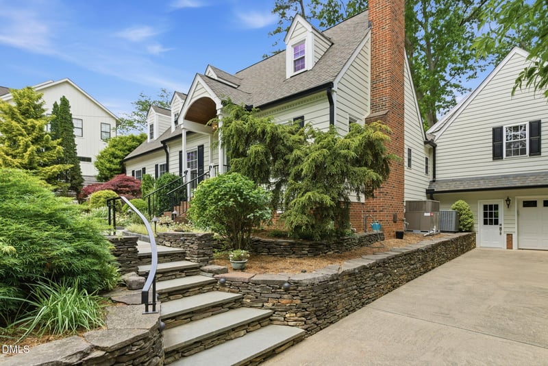 3218 Oak Grove Cir, Raleigh, NC 27607
