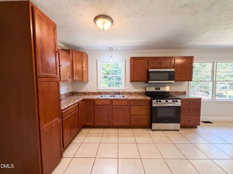 3224 Sandhill Dr, Fayetteville, NC 28306