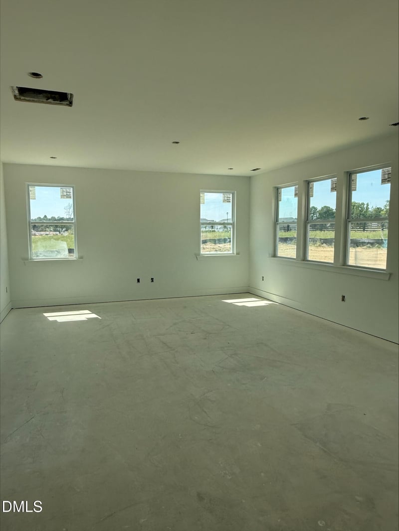 323 Mistflower Ln, Fuquay Varina, NC 27526