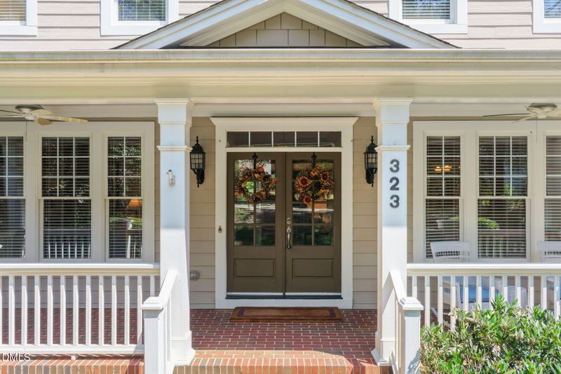 323 Oxfordshire Ln, Chapel Hill, NC 27517