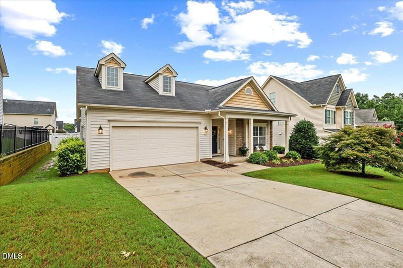 324 Lynshire Ave, Clayton, NC 27527