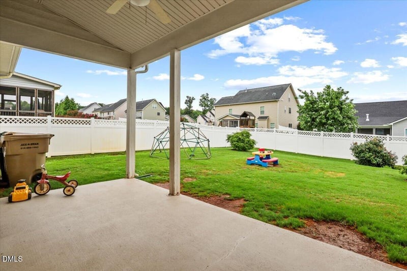 324 Lynshire Ave, Clayton, NC 27527