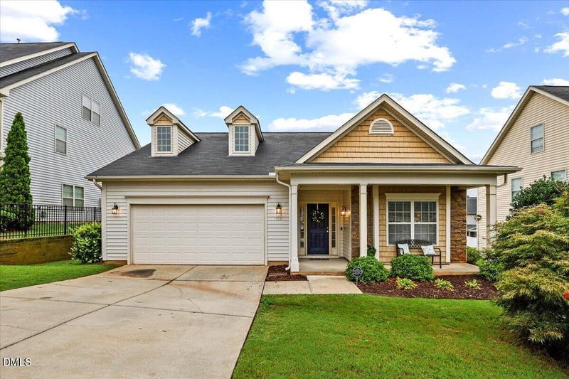 324 Lynshire Ave, Clayton, NC 27527