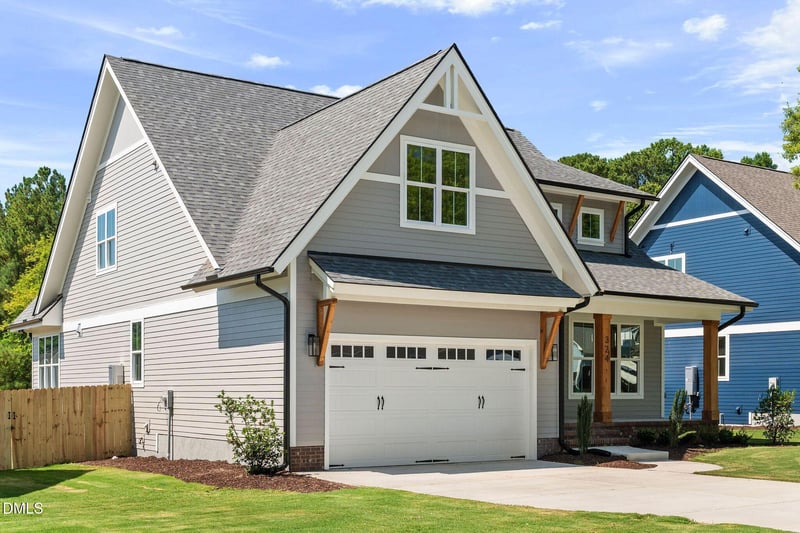 324 Powhatan Dr, Fuquay Varina, NC 27526