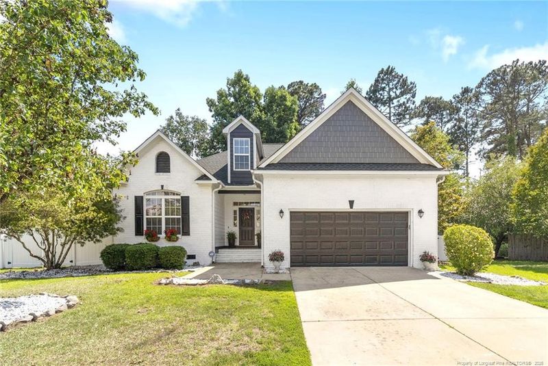 327 Ridgeway Ct, Fayetteville, NC 28311
