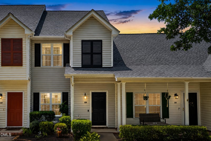 329 Commons Dr, Holly Springs, NC 27540
