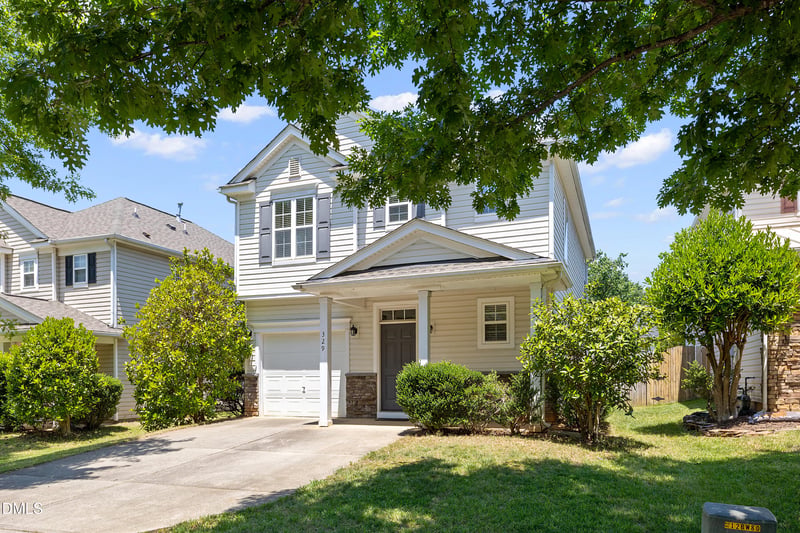 329 Palmdale Ct, Holly Springs, NC 27540