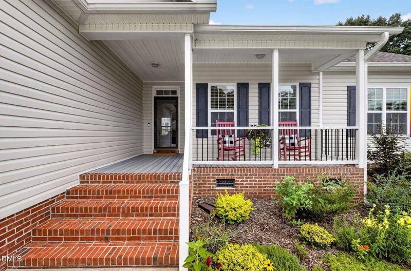 33 Greenfield Ln, Clayton, NC 27527