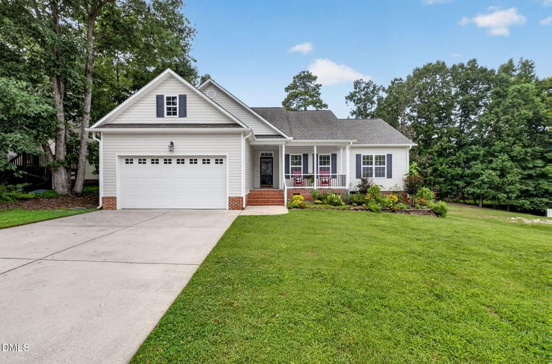33 Greenfield Ln, Clayton, NC 27527