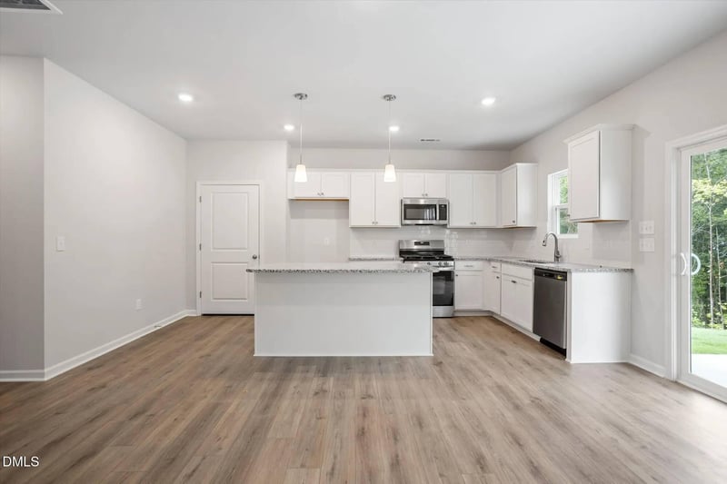 33 Plantation Dr, Youngsville, NC 27596