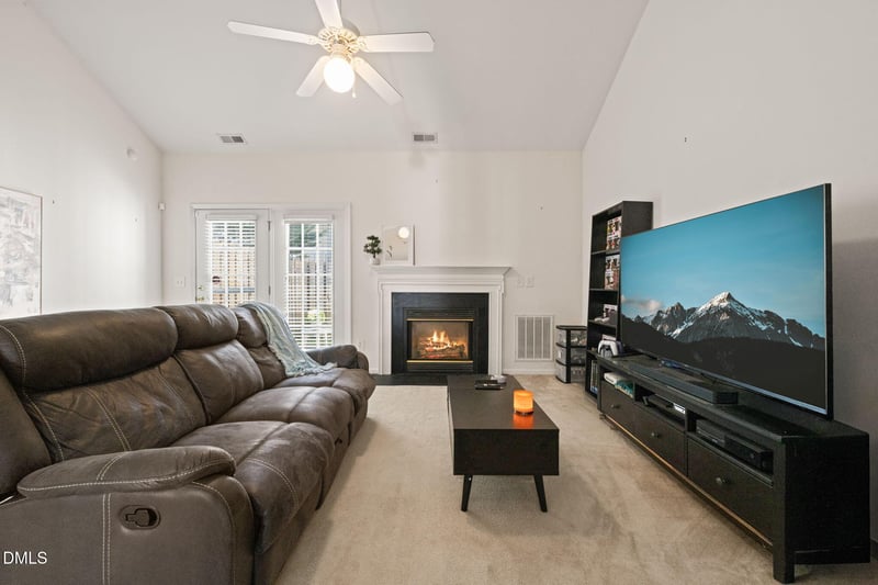 33 Signet Dr, Durham, NC 27704
