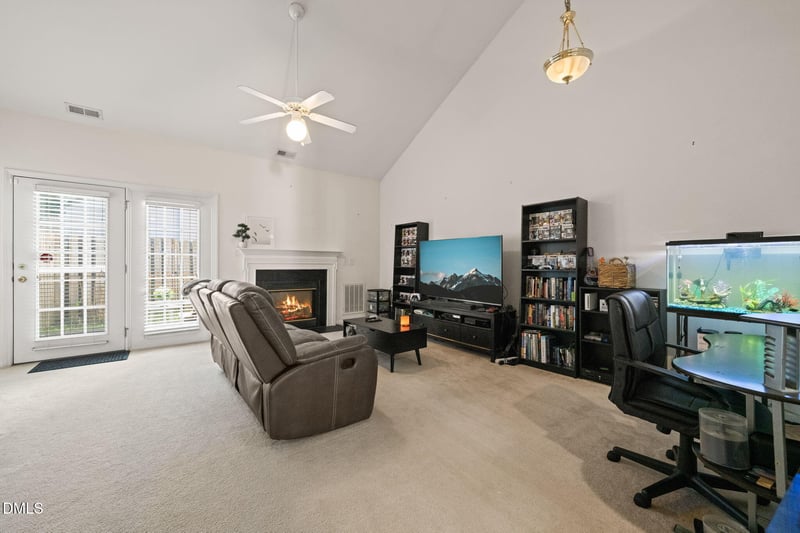 33 Signet Dr, Durham, NC 27704