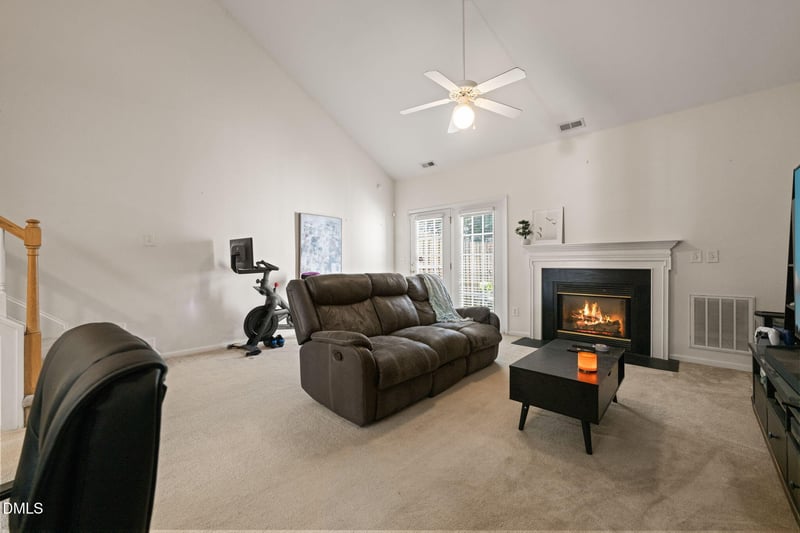 33 Signet Dr, Durham, NC 27704