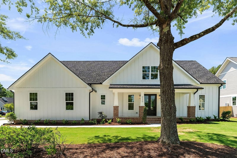 330 Powhatan Dr, Fuquay Varina, NC 27526