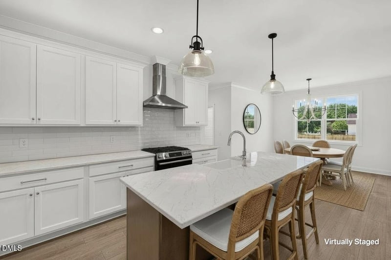 330 Powhatan Dr, Fuquay Varina, NC 27526