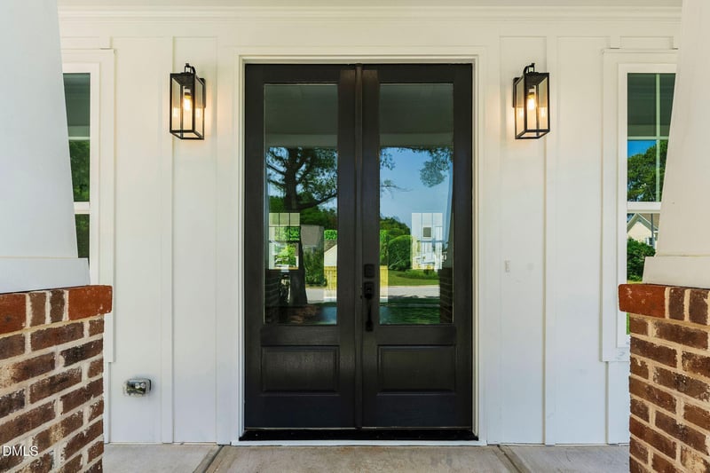 330 Powhatan Dr, Fuquay Varina, NC 27526