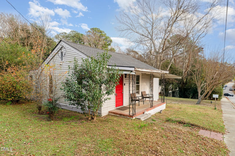 330 E Stallings St, Clayton, NC 27520