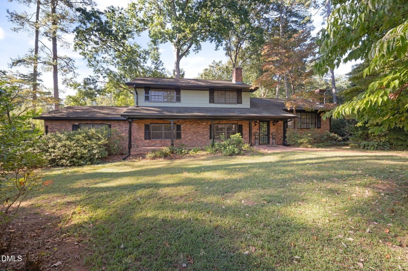 3301 Caldwell Dr, Raleigh, NC 27607