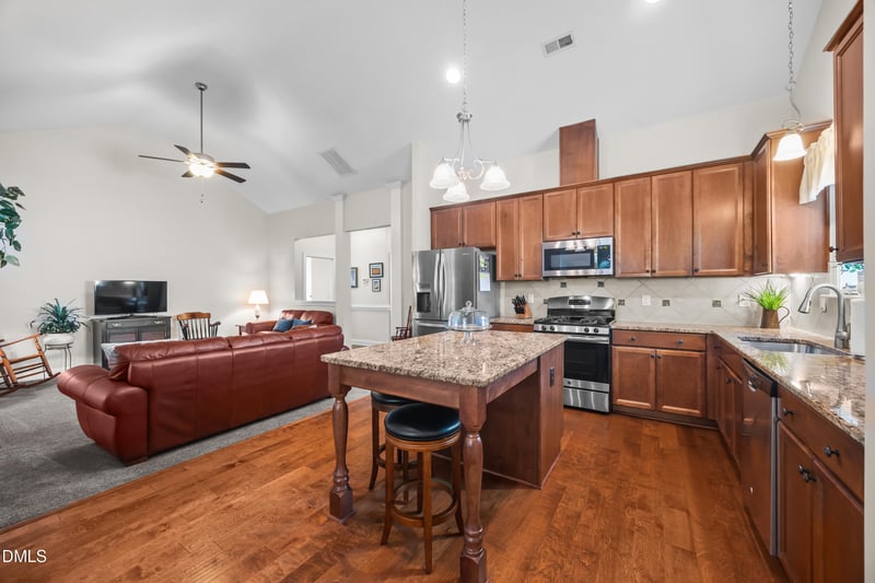 331 Sugarberry Ln, Clayton, NC 27527