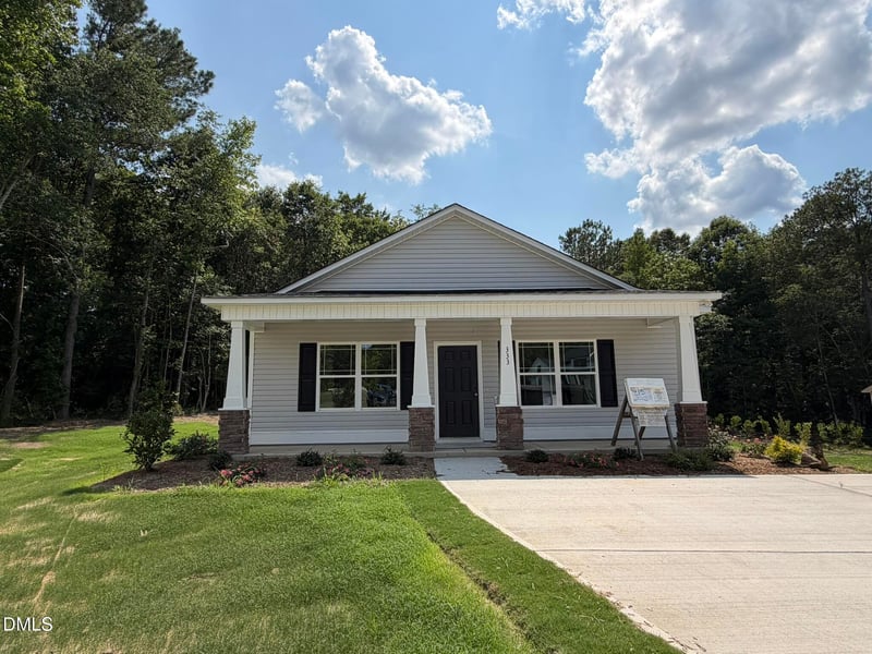 333 Constellation Ct, Benson, NC 27504