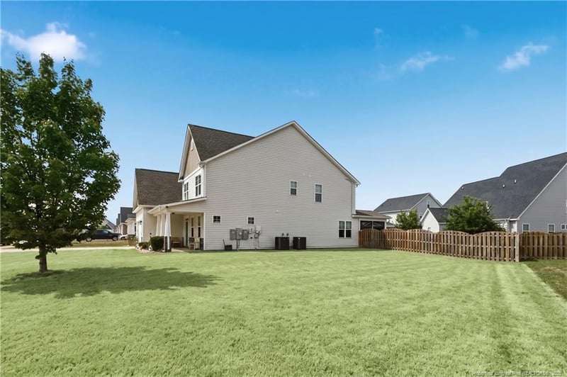 333 Wishaw Ct, Hope Mills, NC 28348