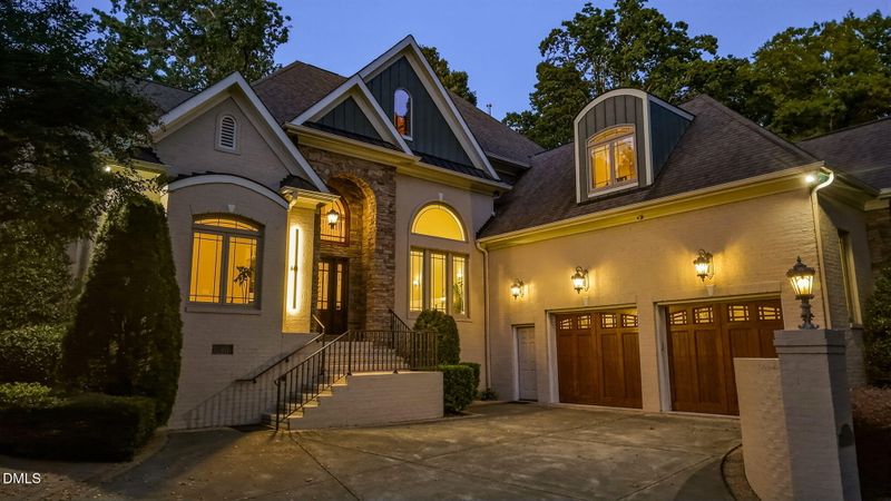 3342 Lake Boone Trl, Raleigh, NC 27607