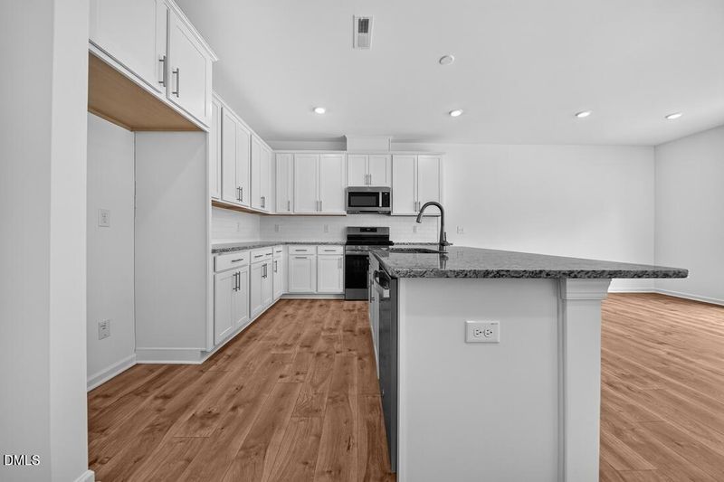 335 Sweetbay Tree Dr, Wendell, NC 27591