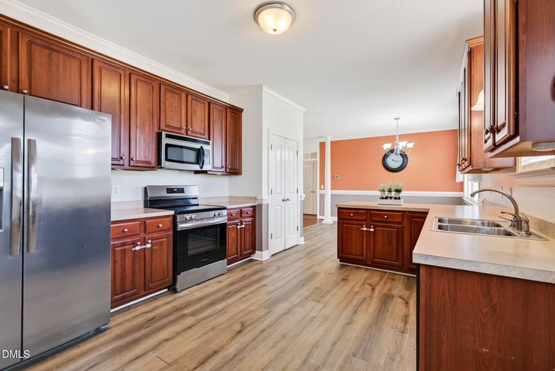 34 Overby Ct, Fuquay Varina, NC 27526