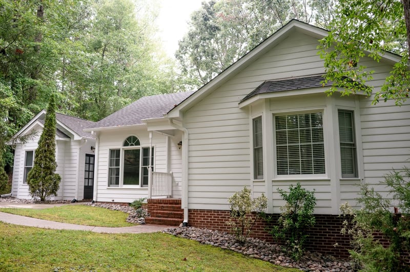 340 Thornwood Ln, Youngsville, NC 27596
